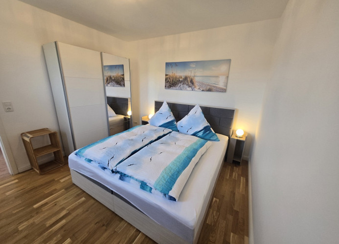 Schlafzimmer mit Doppelbett